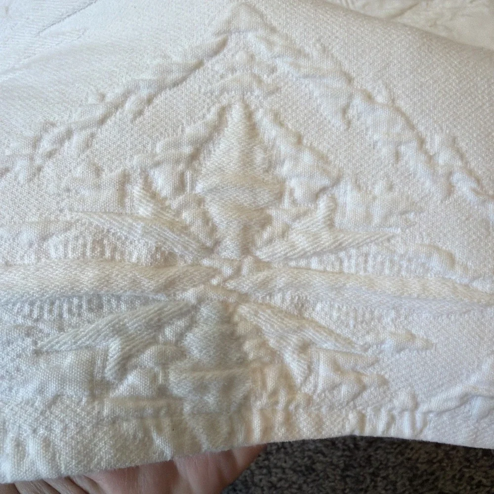 Ralph Lauren Textured 100% Cotton White Coverlet Geometric Diamond Pattern Full